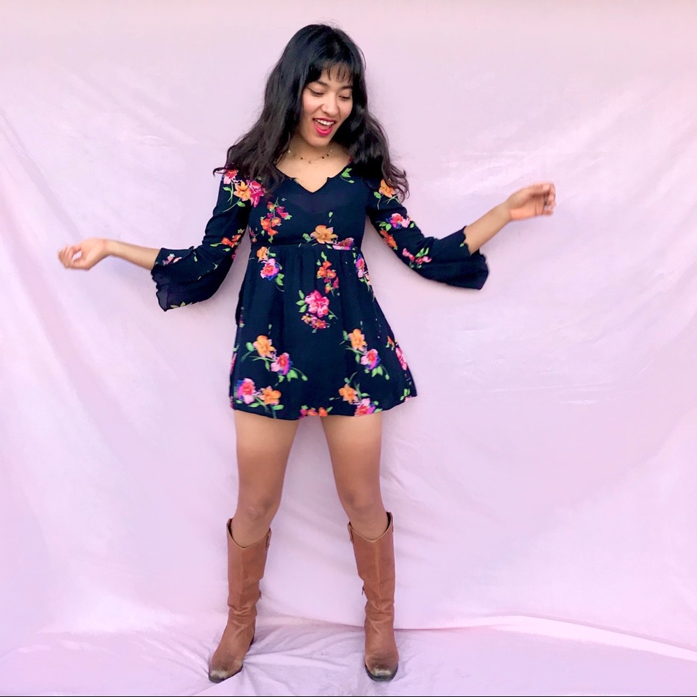 Zoe & Rose Spring Dress - Picture 2 of 5